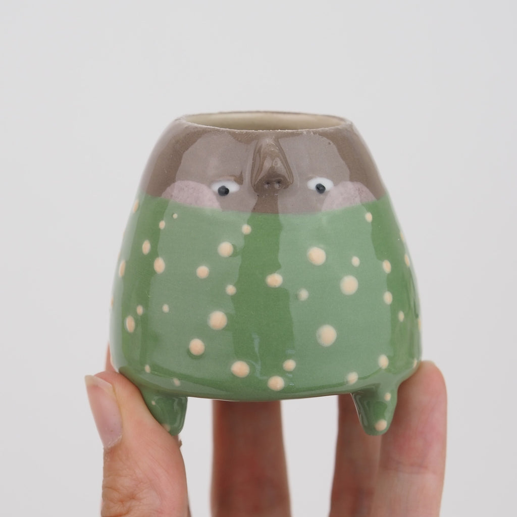 Seconds Collection: Lisa the Pot with tiny feet