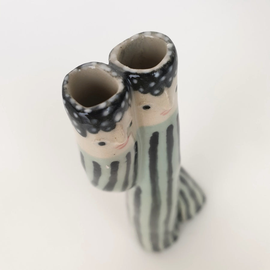 Saar & Saskia the Cuddling Bud Vases