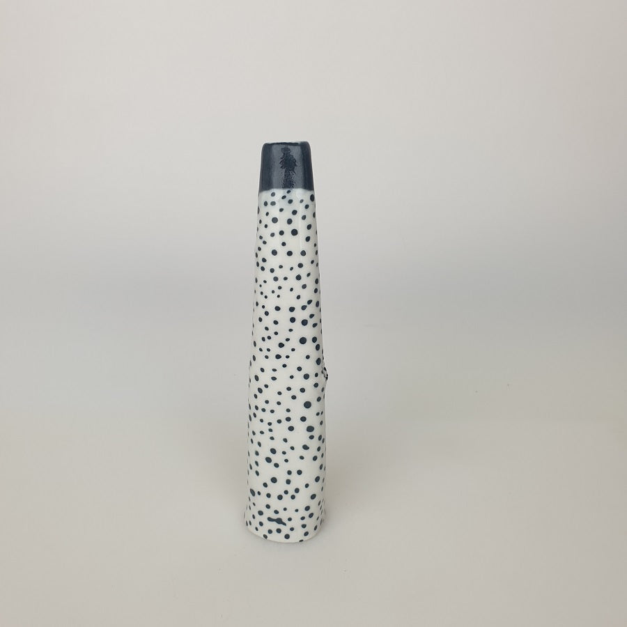 Emi the Bud Vase with extra flower space