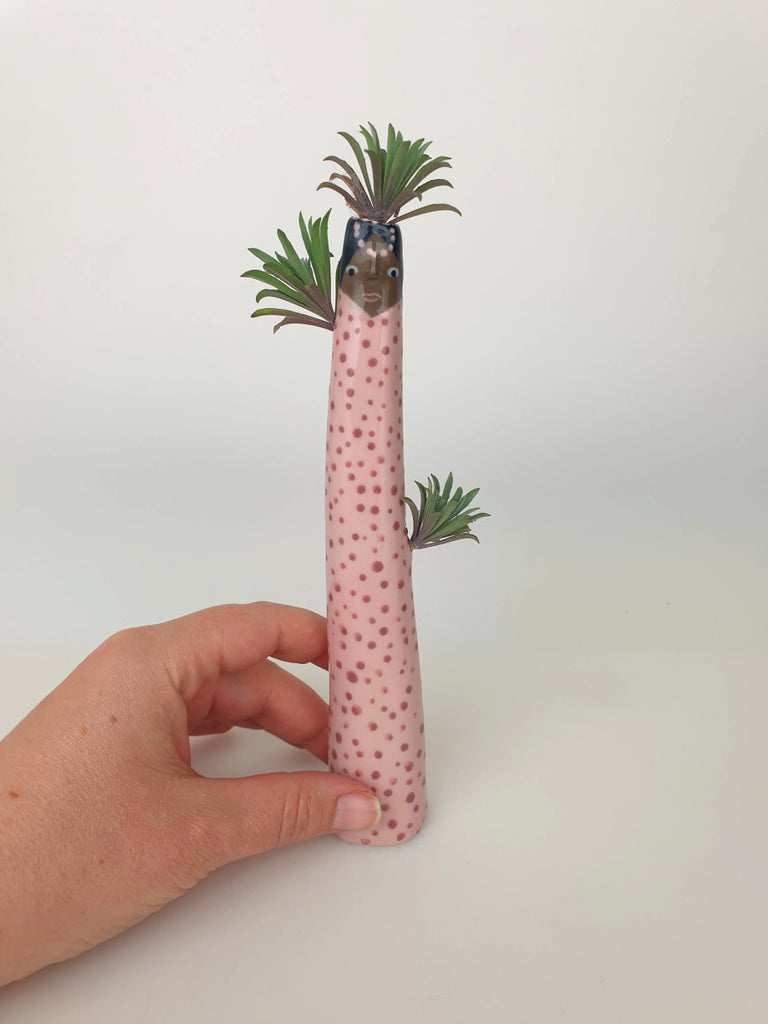 Miya the Bud VAse with extra flower space